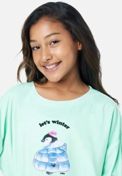 Komar Graphic & Patterned Pajama Set