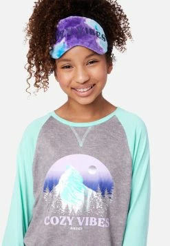 Komar Plus Sizes Graphic Raglan & Patterned Pajama Set