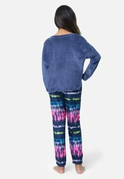 Komar Plus Sizes Graphic & Patterned Pajama Set