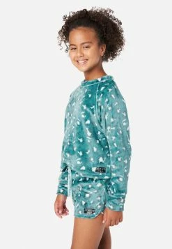 KOMAR Patterned Fleece Shorts Pajama Set Plus Sizes
