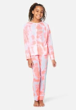 KOMAR Plus Sizes Patterned Henley Pajama Set