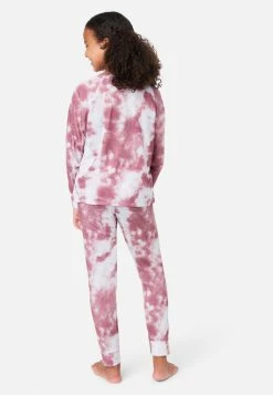 KOMAR Patterned Henley Pajama Set Plus Sizes