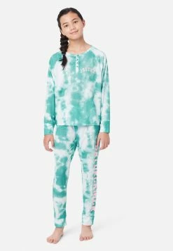 KOMAR Patterned Henley Pajama Set Plus Sizes