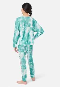 KOMAR Patterned Henley Pajama Set Plus Sizes