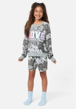 KOMAR Sleep Short & Socks Set Plus Sizes 9 KOMAR Sleep Short & Socks Set Plus Sizes