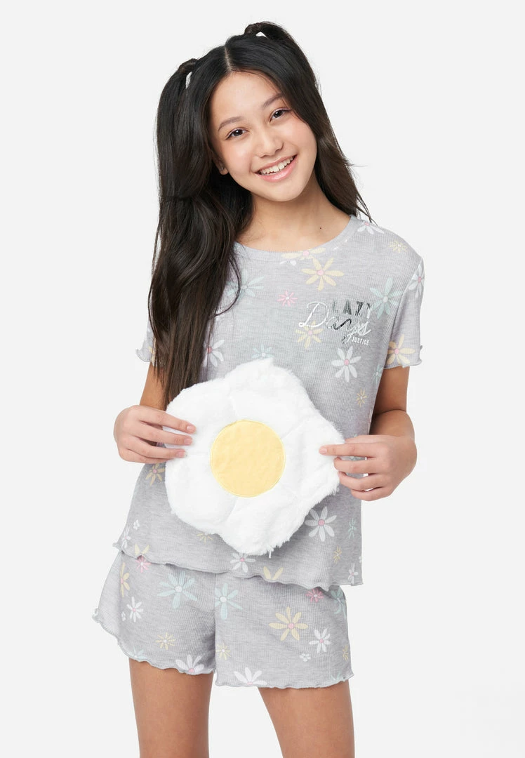 KOMAR Graphic Patterned Shorts Pajama Set 3 KOMAR Graphic Patterned Shorts Pajama Set