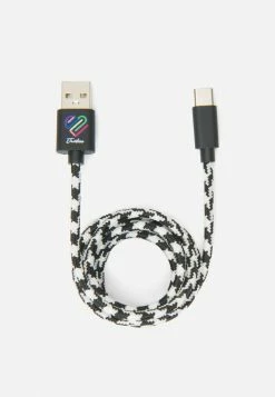 Sakar 3 Foot USB-C Charging Cable