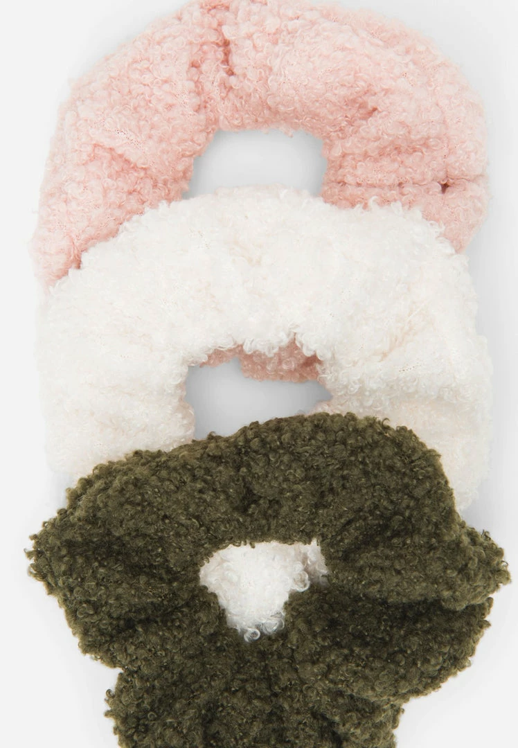 FANTASIA Faux Sherpa Hair Tie Set Bags & Accessories 4 FANTASIA Faux Sherpa Hair Tie Set Bags & Accessories
